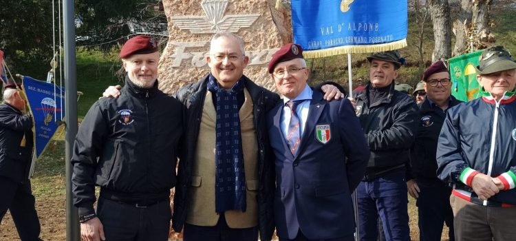 Massimo Mariotti, Presidente della Serit, inaugura il Monumento ai paracadutisti a Cattigliano